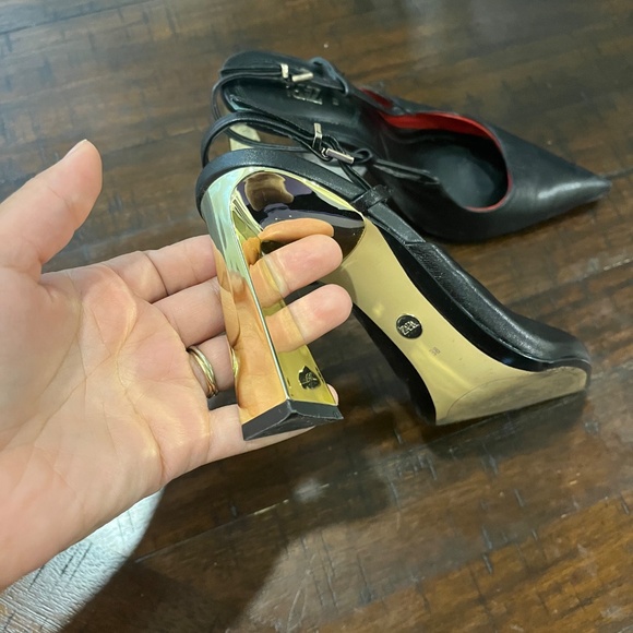 Zara black with Gold Metal heels - Picture 4 of 5